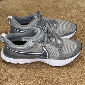 Nike React Infinity Run Flyknit “Partical Grey”